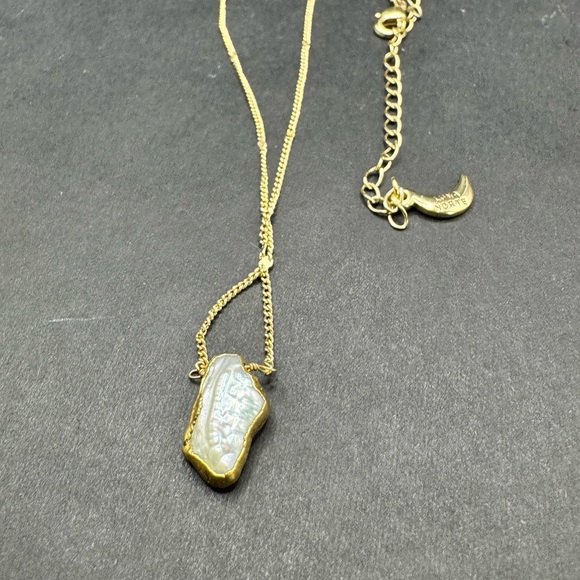 Luna Norte Pearl 14k gold plated Necklace - Picture 4 of 4